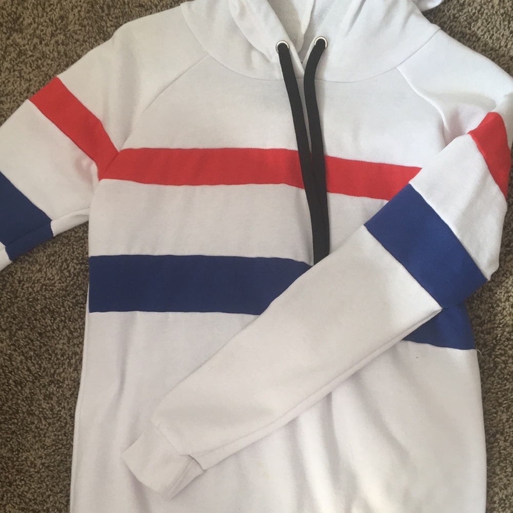 Sweatshirt - Picture 2 of 3